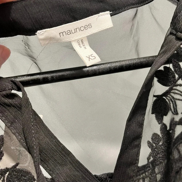 NWT Maurices black oversized Black Floral Lace Semi Sheer Blouse XS - Picture 2 of 4